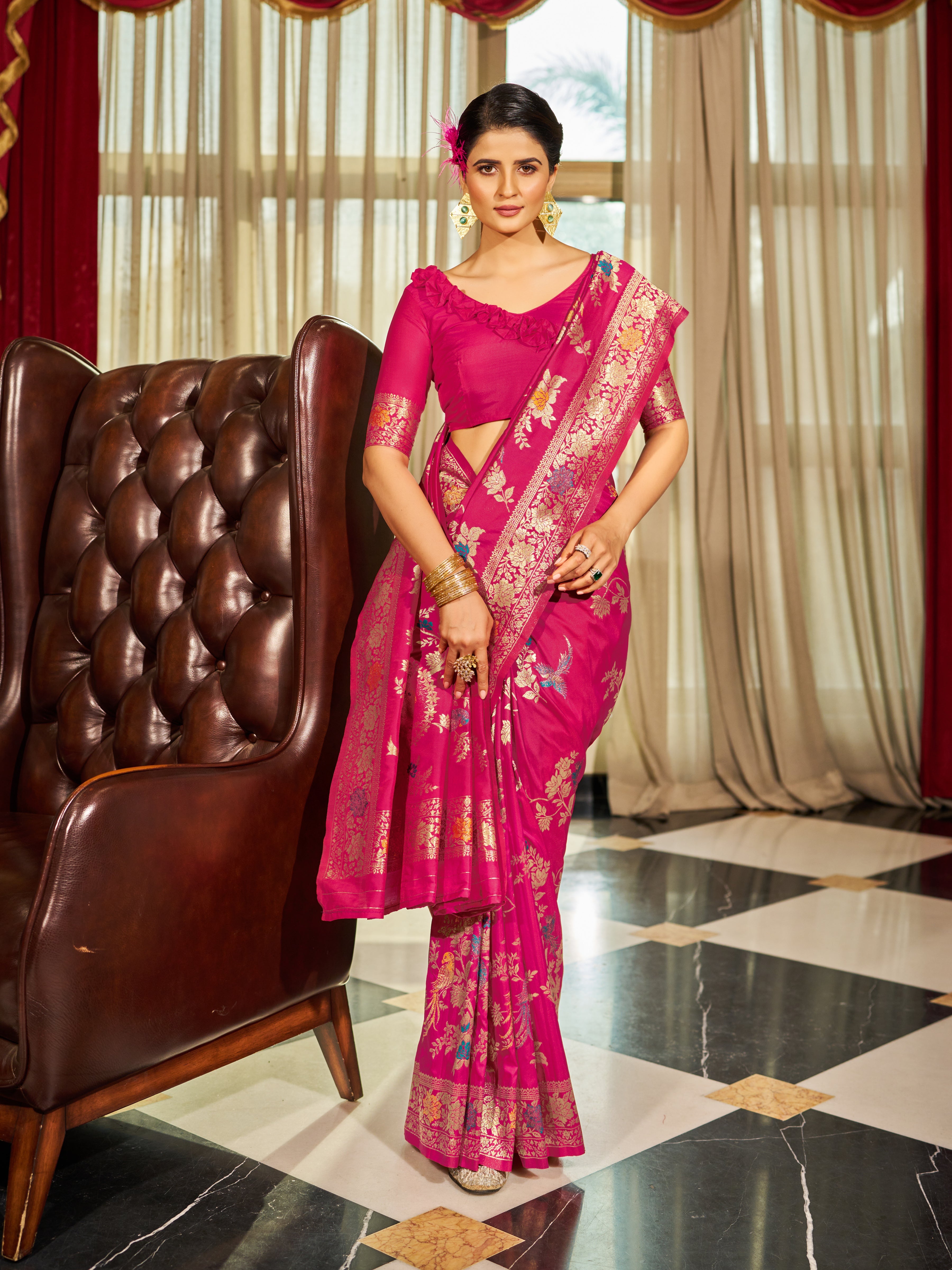 Pink Elegant Women's Pure Soft Banarasi Silk Paithani Saree with Intricate Zari Weaving Secondary image
