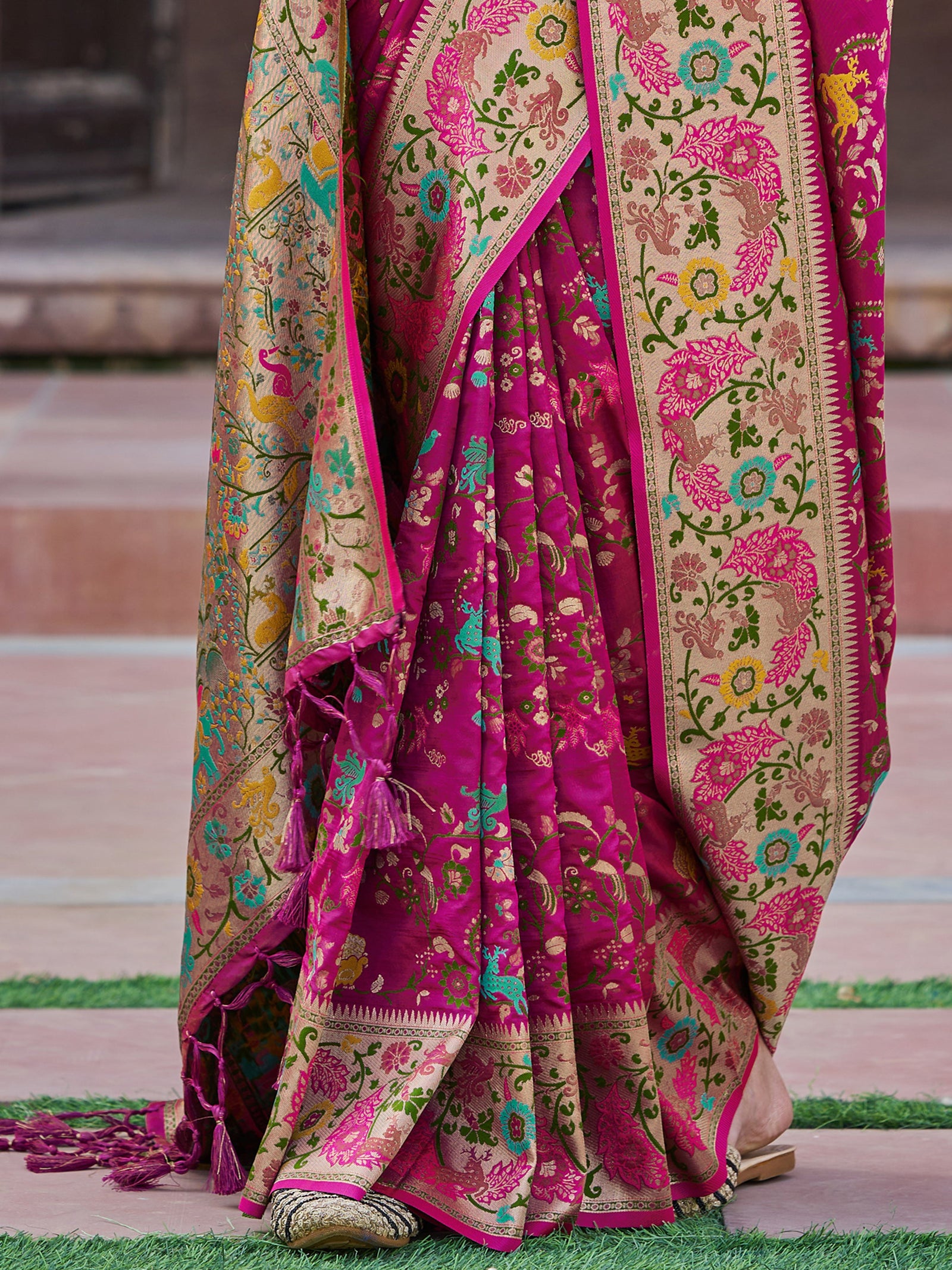 Pink Exquisite Banarasi Jacquard Art Silk Saree with Matching Border Blouse – Perfect for Weddings ClothsVilla