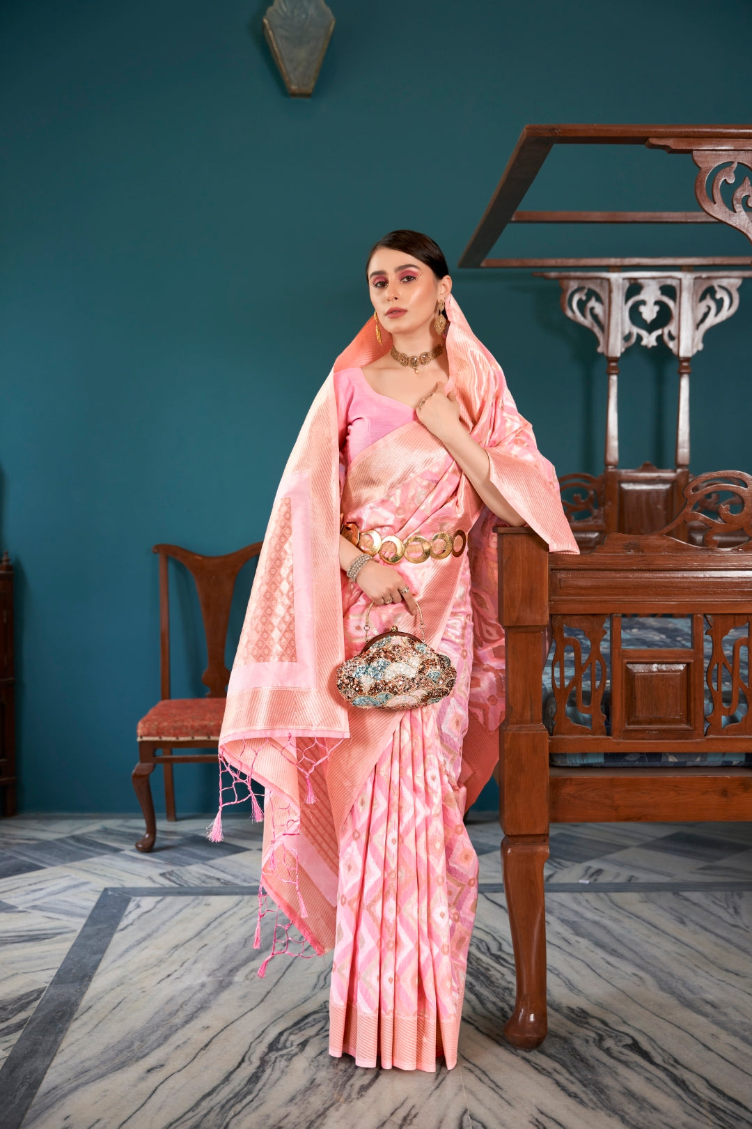 Pink & Gold Elegant Banarasi Saree with Geometric Zari Weaving Secondary image