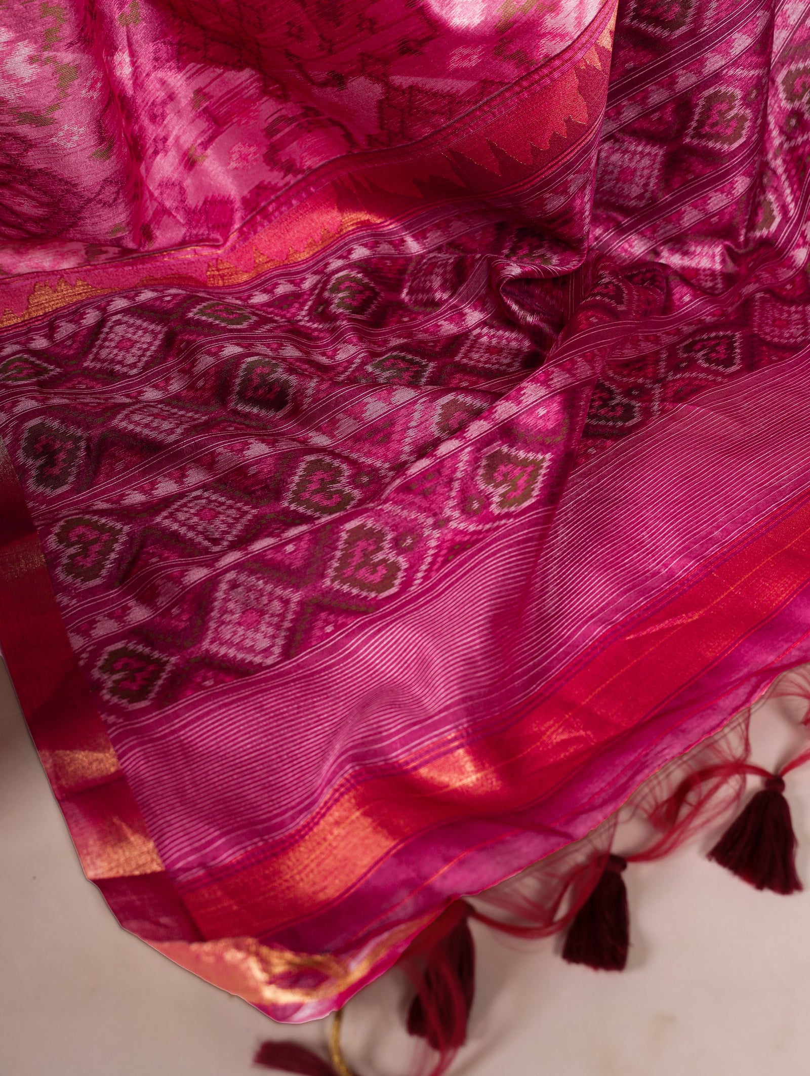 Pink Patola Love Jacquard Silk Saree with Zari Weaving Work & Unstitched Blouse