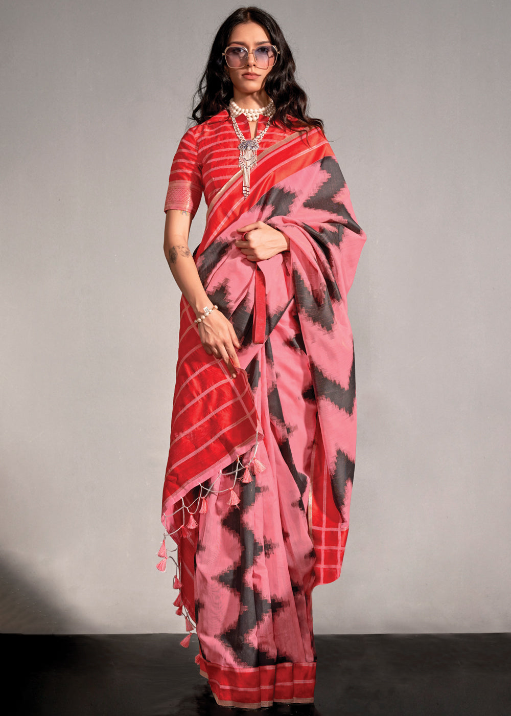 Pink Regal Banarasi Blended Silk Saree – Timeless Elegance for Grand Occasions ClothsVilla Main image
