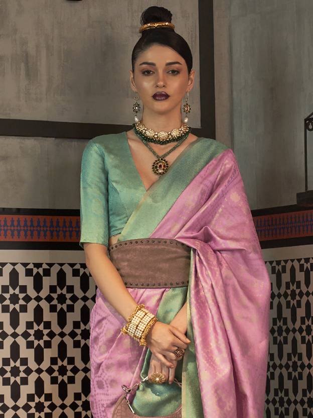 Pink Traditional Woven Kanjivaram Silk Blend Saree – Elegant & Versatile for All Occasions ClothsVilla
