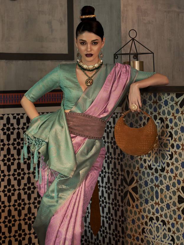 Pink Traditional Woven Kanjivaram Silk Blend Saree – Elegant & Versatile for All Occasions Secondary image