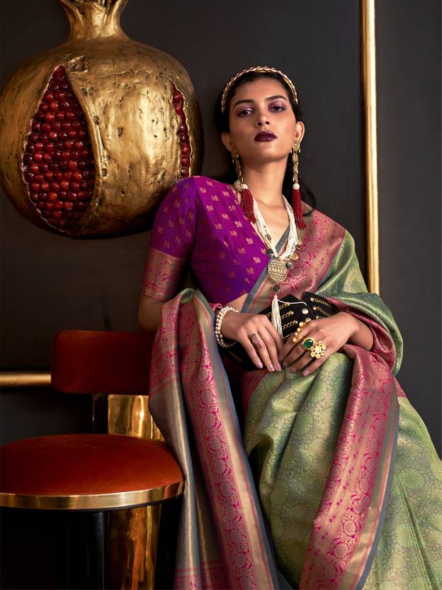Pista Elegant Banarasi Silk Blend Woven Saree with Tassel Detailing Secondary image