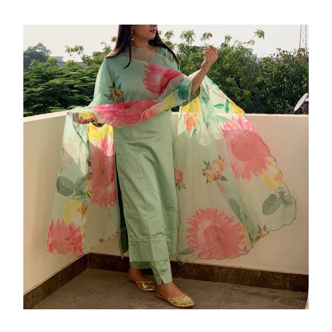 Pista Elegant Cotton Silk Suit Set with Floral Organza Dupatta