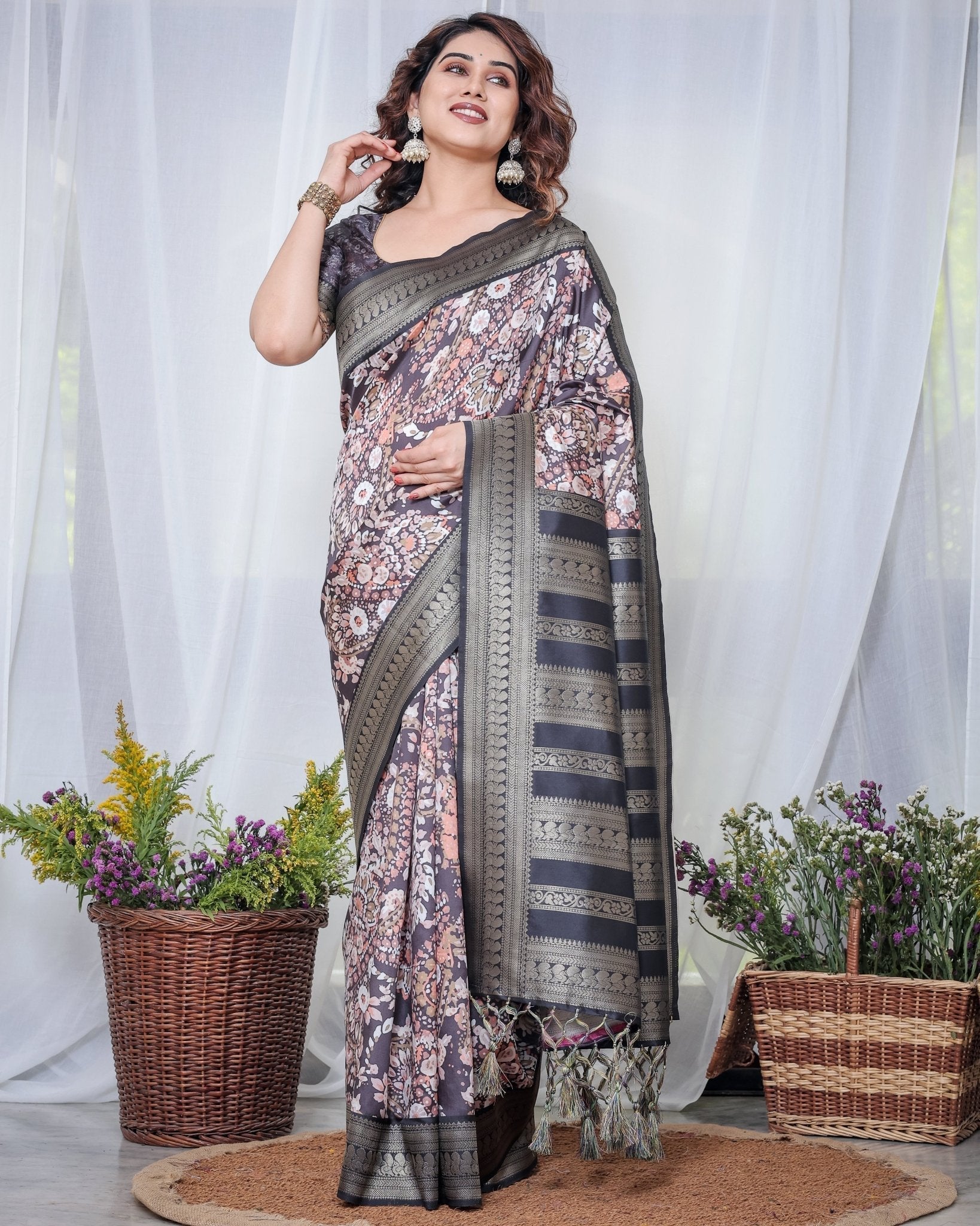 Exquisite Black and Pink Floral Banarasi Silk Saree with Intricate Tassels Secondary image