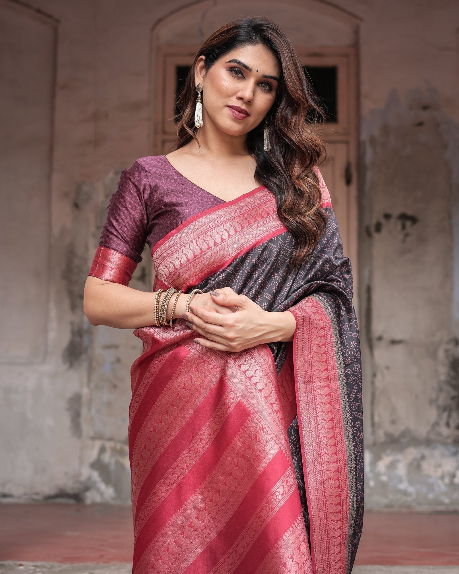 Black Banarasi Silk Saree with Intricate Pink Zari Border & Traditional Motifs BANARASI PRINTED