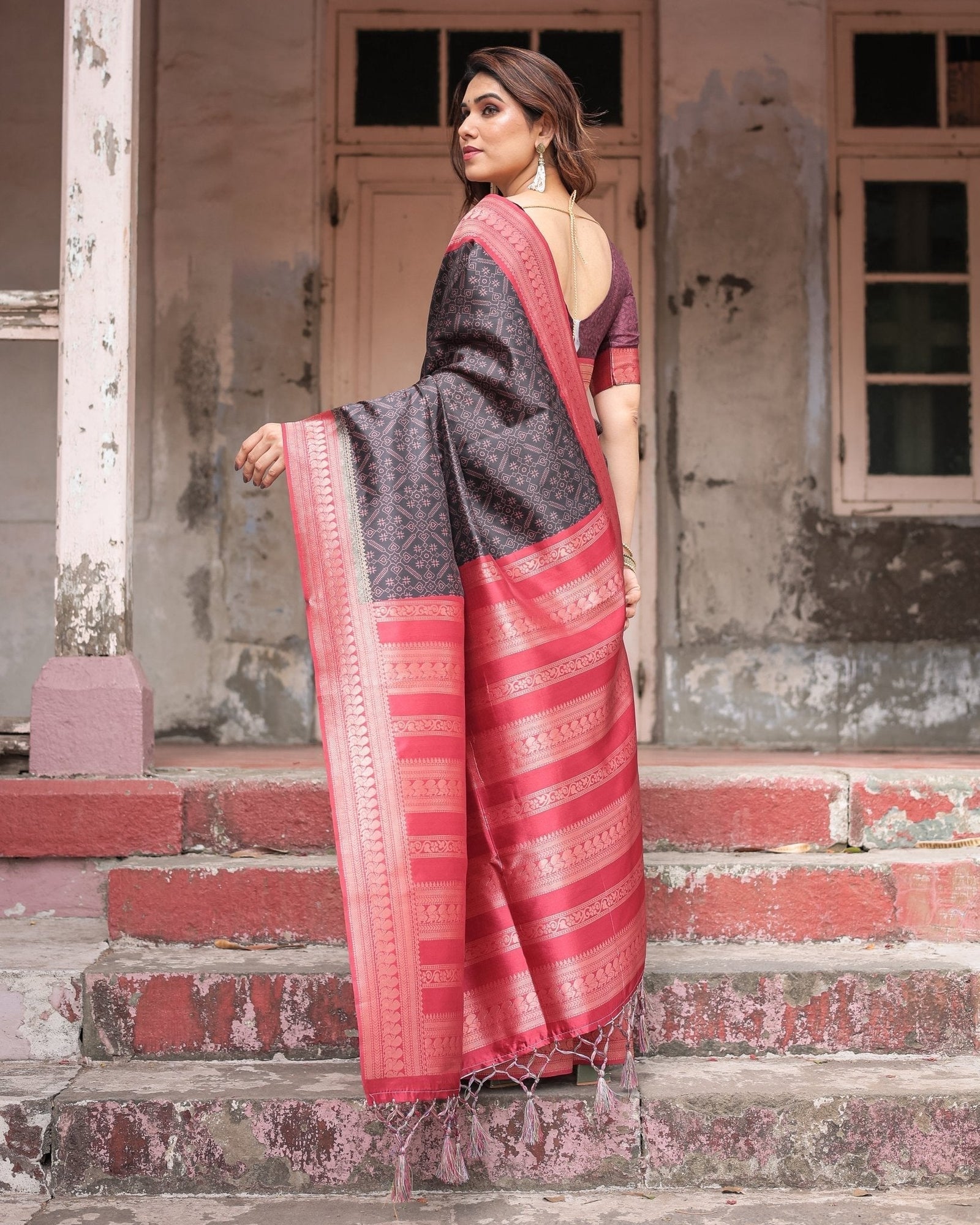Black Banarasi Silk Saree with Intricate Pink Zari Border & Traditional Motifs BANARASI PRINTED