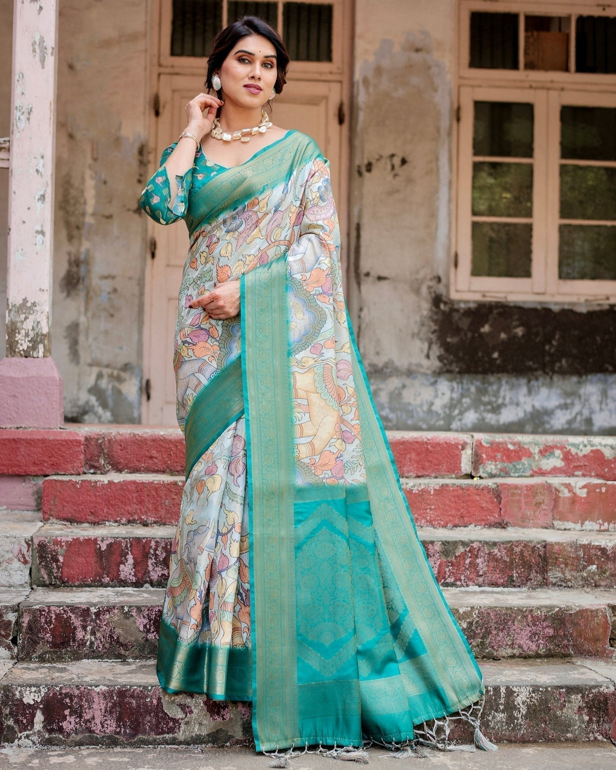 Graceful Green Banarasi Silk Saree with Vibrant Motifs and Zari Woven Pallu BANARASI PRINTED Main image