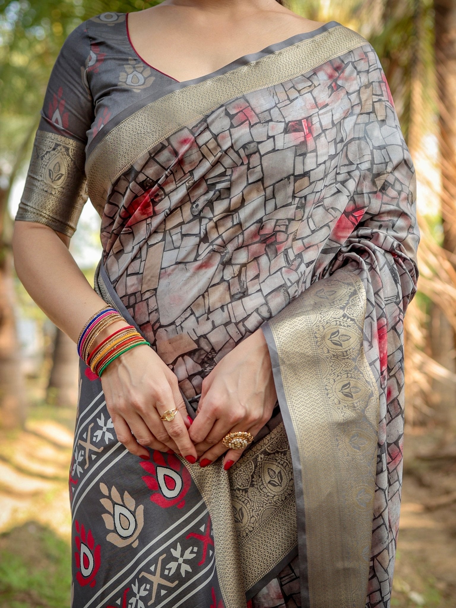 Stunning Grey Tussar Silk Saree with Golden Zari Border and Mosaic-Inspired Pallu Design DIGITAL PRINT