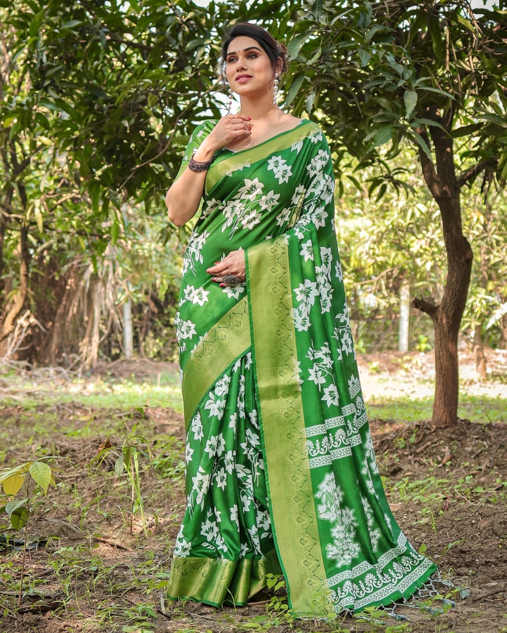 Enchanting Green Tussar Silk Saree with White Floral Prints and Zari Border Secondary image
