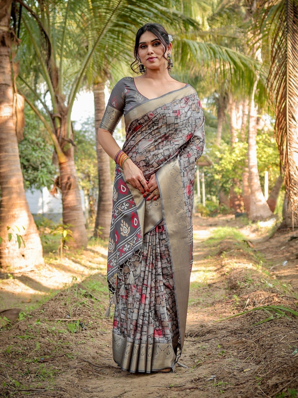Stunning Grey Tussar Silk Saree with Golden Zari Border and Mosaic-Inspired Pallu Design DIGITAL PRINT