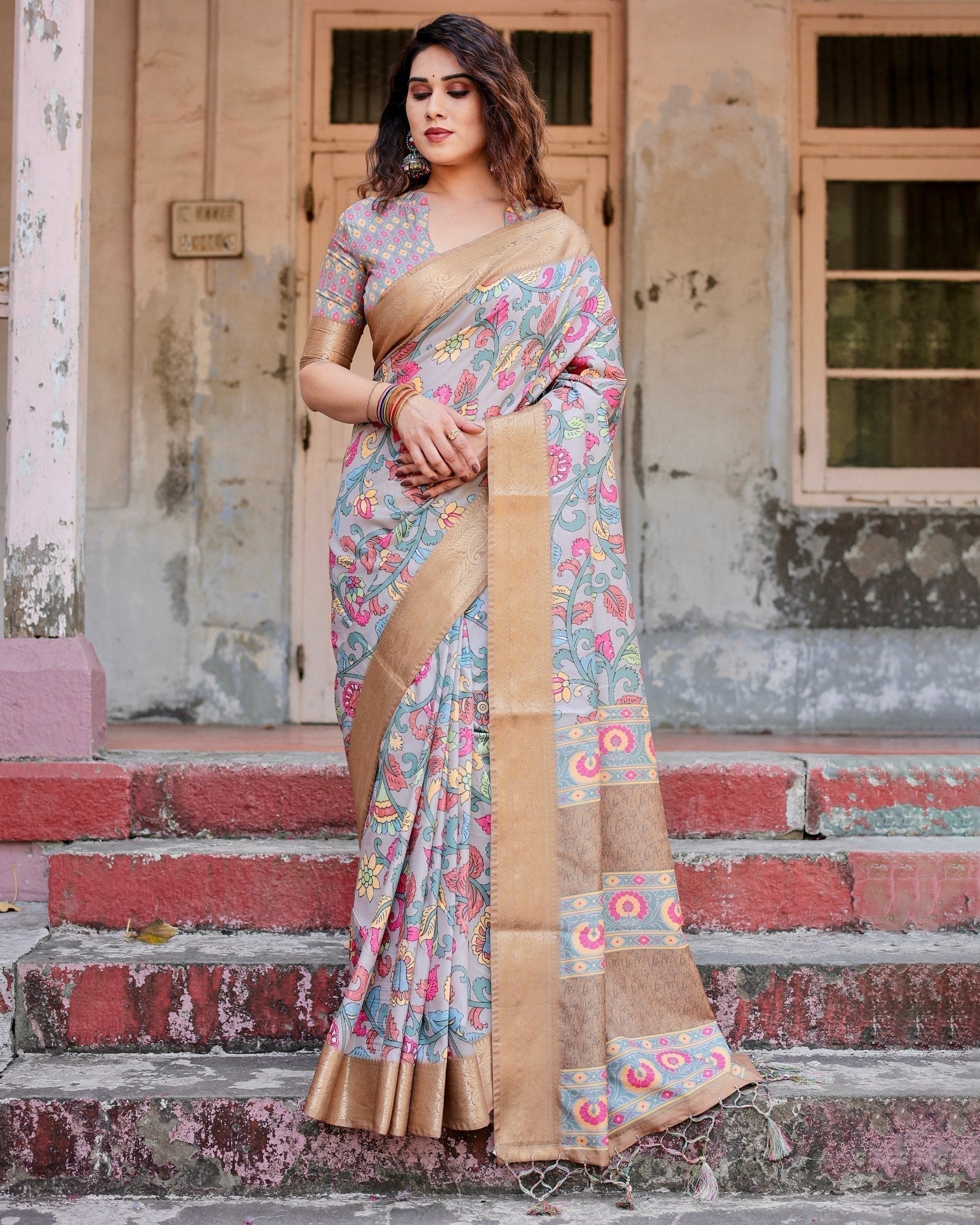 Exquisite Gray Floral Digital Print Saree with Golden Border and Ornamental Pallu DIGITAL PRINT