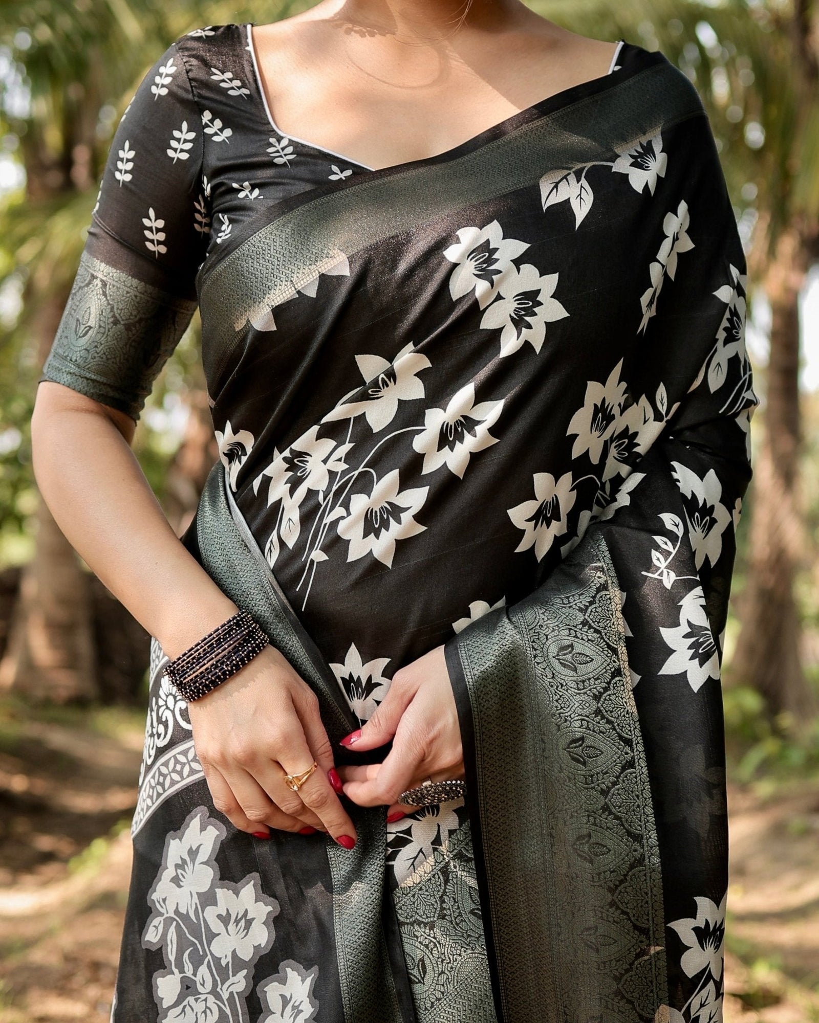 Elegant Black Tussar Silk Saree with Zari Embellished Border and Bold Floral Pallu DIGITAL PRINT