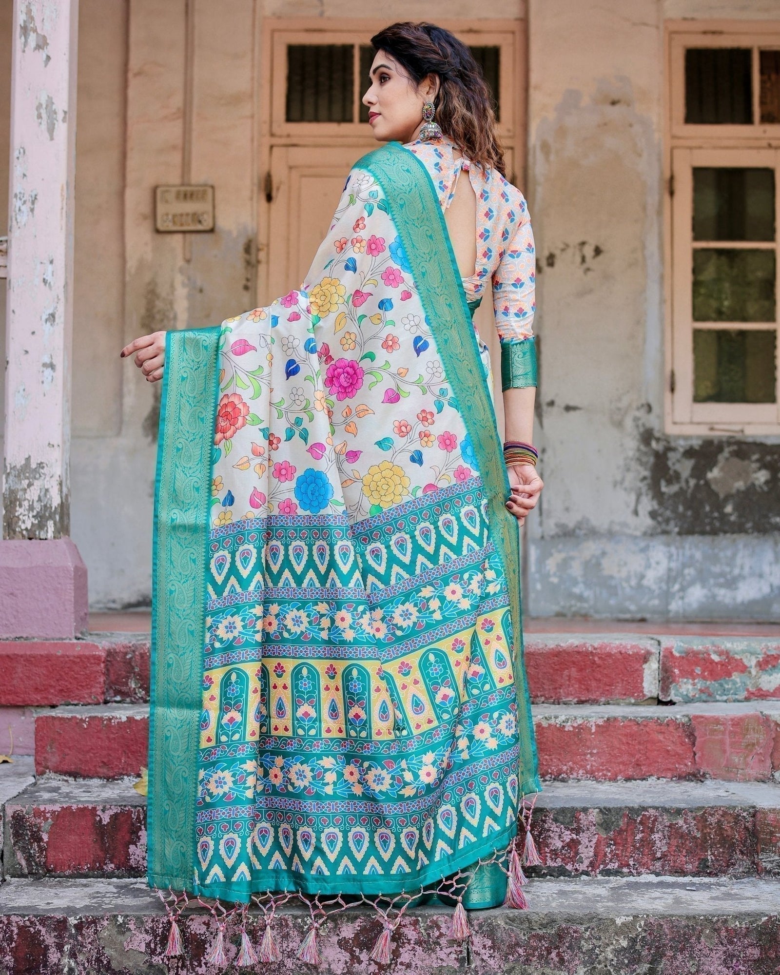 Elegant Multicolor Floral Digital Print Saree with Ornate Green Border and Artistic Pallu DIGITAL PRINT