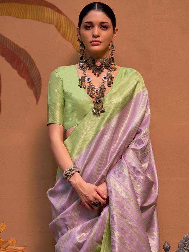 Purple Elegant Banarasi Silk Blend Saree with Unstitched Blouse Secondary image