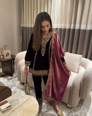 Purple Elegant Velvet Ensemble – Luxe Thread & Sequin Work ClothsVilla