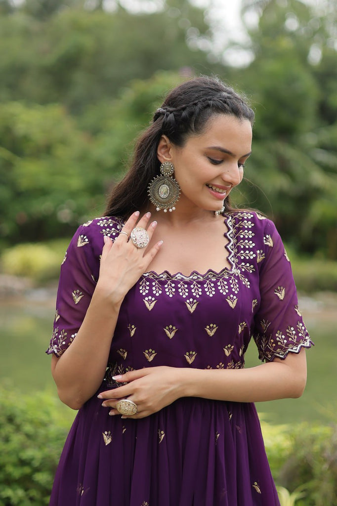 purple dress jewellery combination Save & Share Your Bride To Be Besties , #contrastcolors #lilac #lavender #purple #colorcombination #jewelry #bridetobe #bridal #viral #explorepage #wedding #makeup #beauty #trendingreels , Lavender