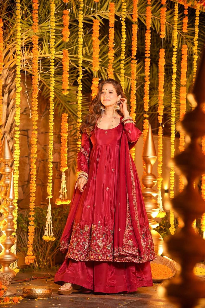 Red Designer Heavy Embroidered Gown Palazzo Set L Red Designer Heavy Embroidered Gown Palazzo Set L