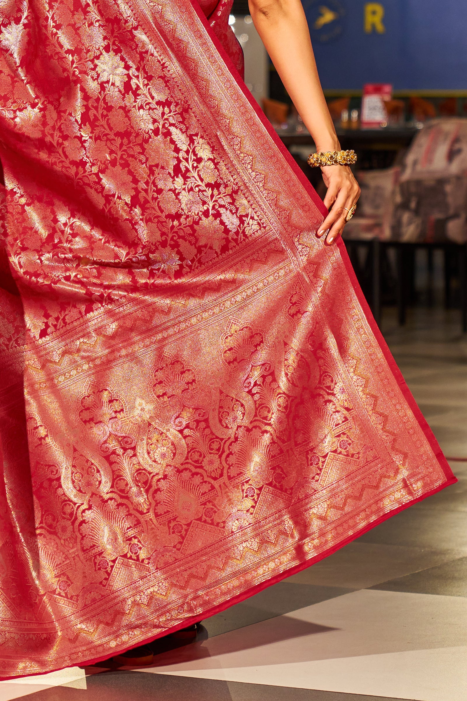 Red Elegant Silk Patola Printed Saree with Unstitched Blouse Piece ClothsVilla