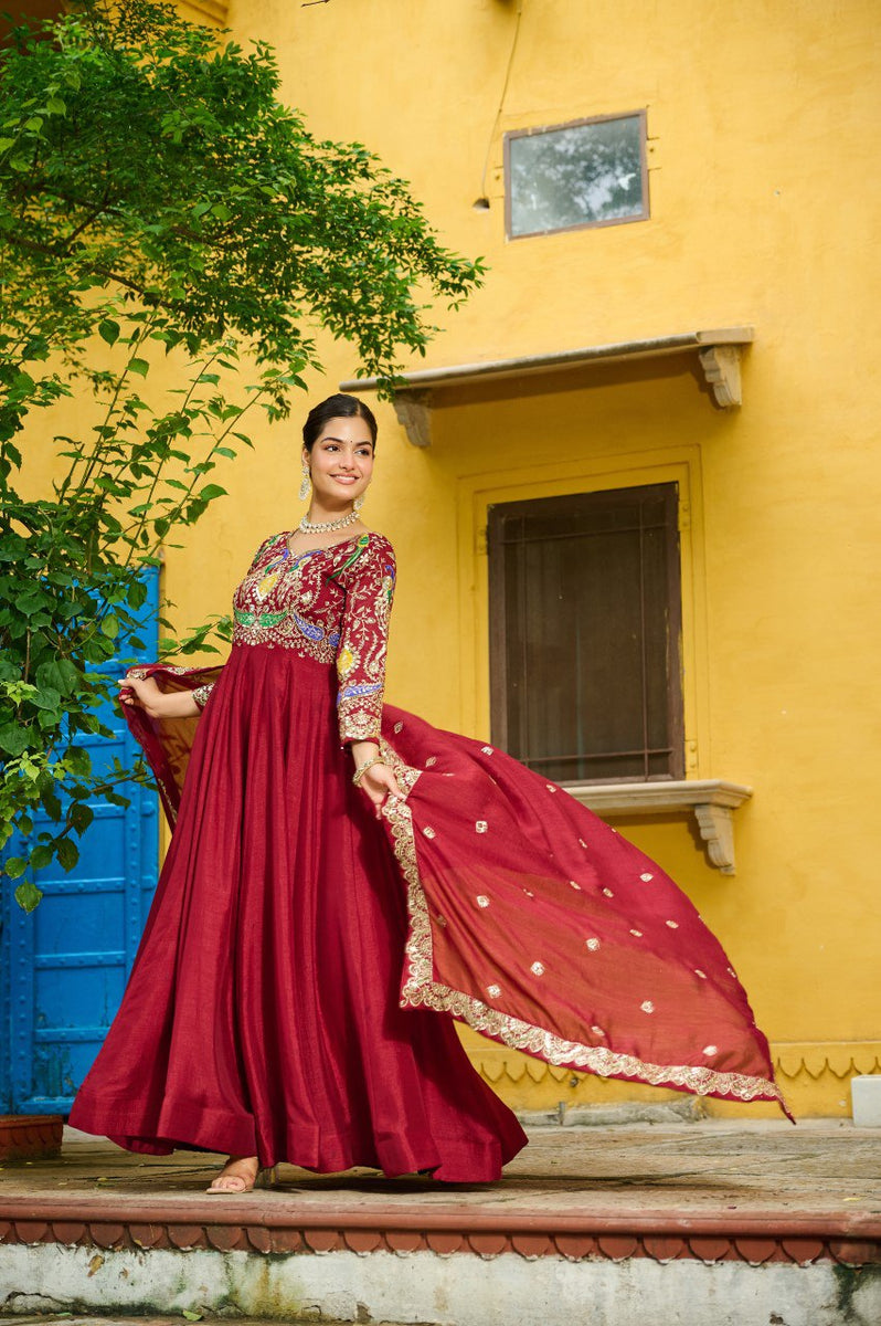 Red Elegant Vichitra Fabric Gown With Multi-Thread & Zari Embroidery – 12 Kali Stitch, Full Sleeves XXL
