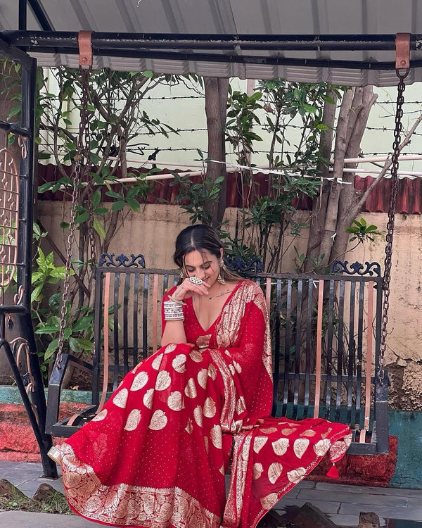 Red Elegant Viscose Georgette Saree with Unstitched Blouse Piece ClothsVilla