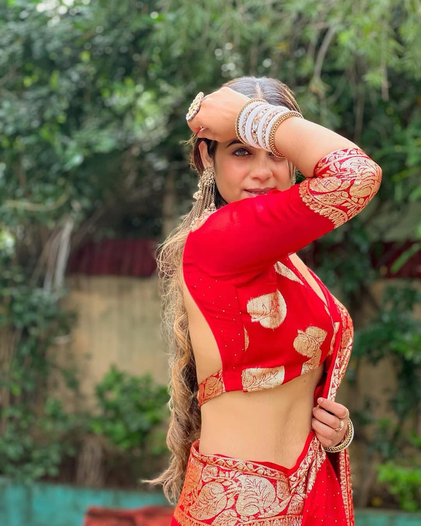 Red Elegant Viscose Georgette Saree with Unstitched Blouse Piece ClothsVilla