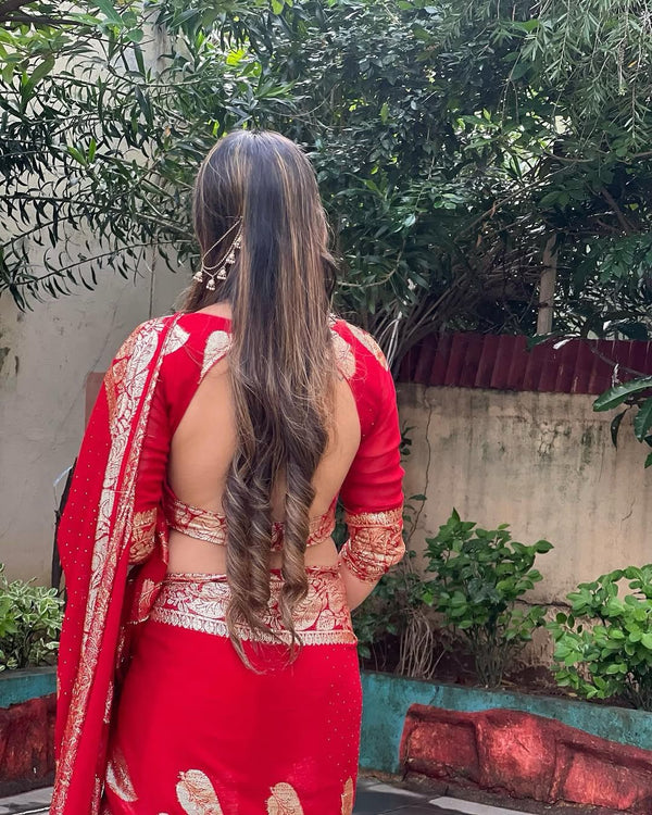 Red Elegant Viscose Georgette Saree with Unstitched Blouse Piece ClothsVilla