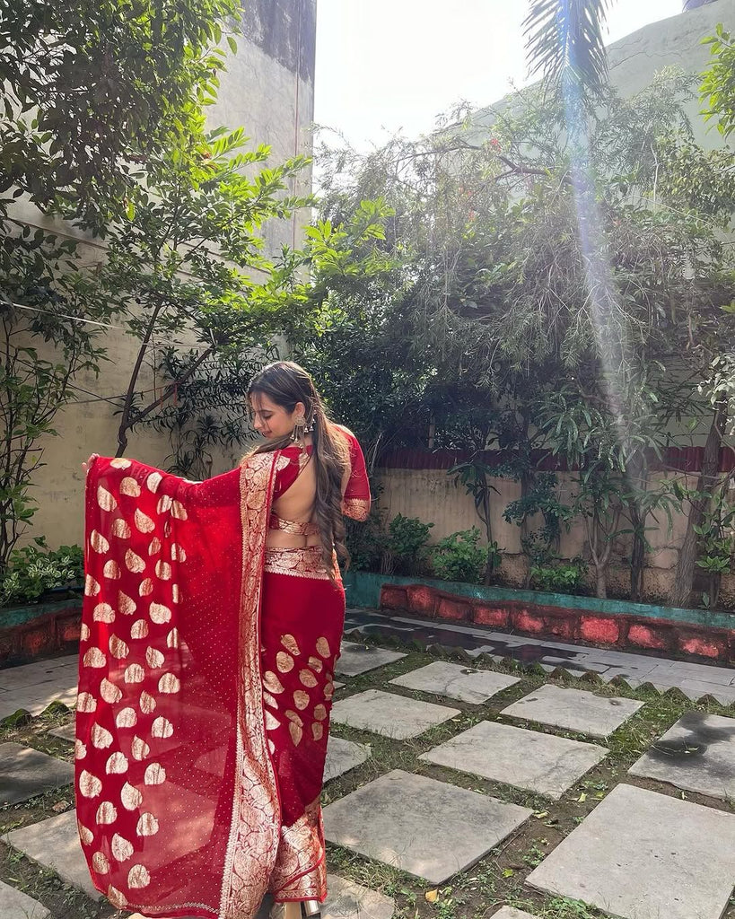 Red Elegant Viscose Georgette Saree with Unstitched Blouse Piece ClothsVilla