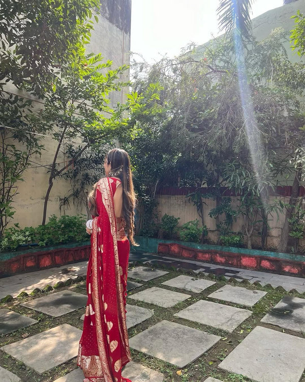 Red Elegant Viscose Georgette Saree with Unstitched Blouse Piece ClothsVilla