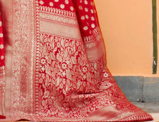 Red Graceful Georgette Saree with Unstitched Blouse Piece ClothsVilla