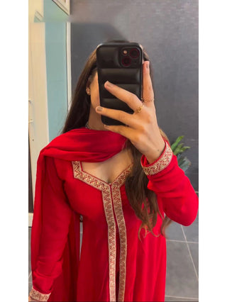 Red Kurta Set with Beautiful Lace Border: Radiate Elegance on Karwa Chauth ClothsVilla