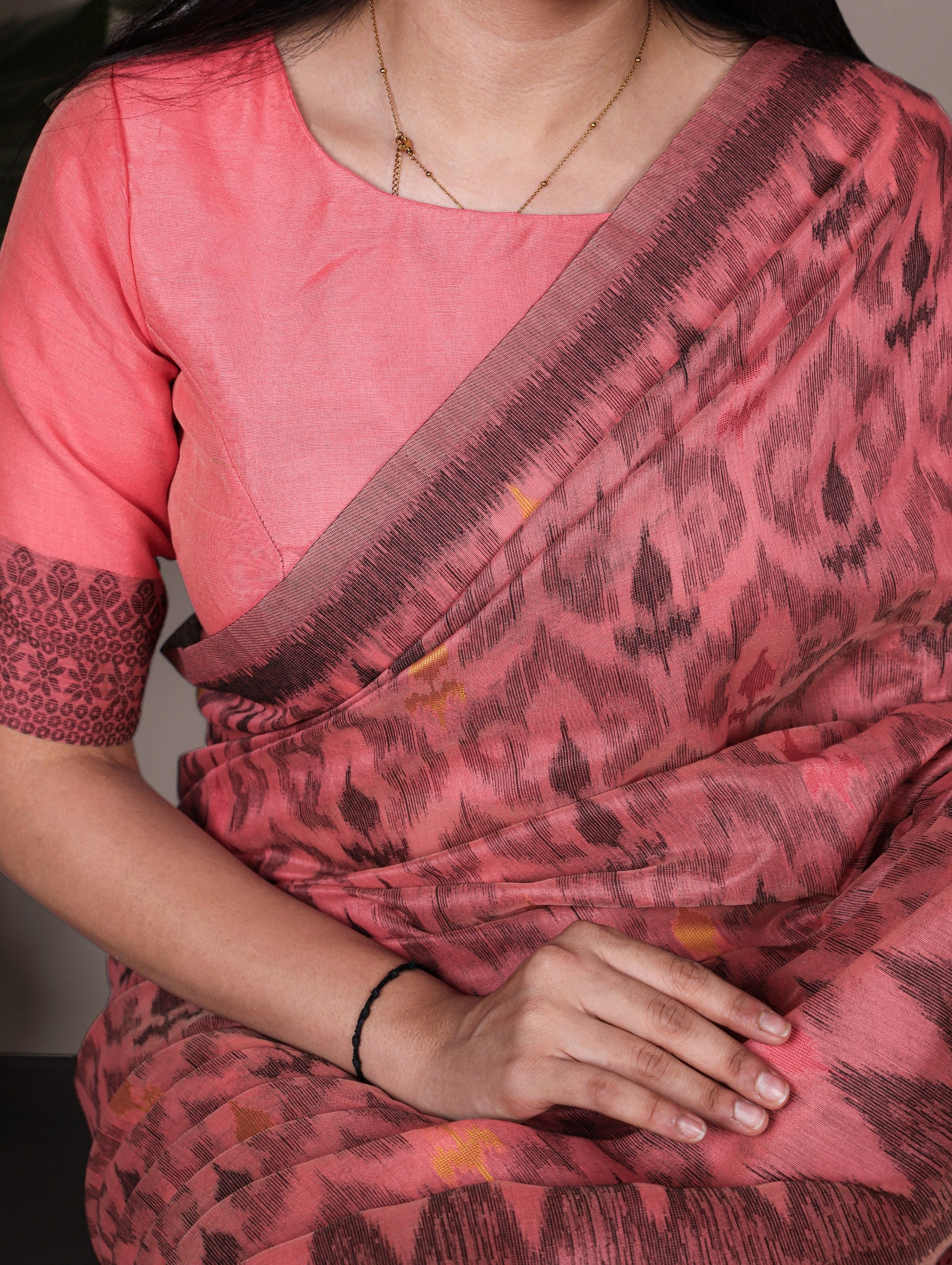 Salmon Classic Poly Cotton Saree with Intricate Thread Weaving Work – Lightweight Everyday & Occasion Wear Unstitched Blouse Included Secondary image