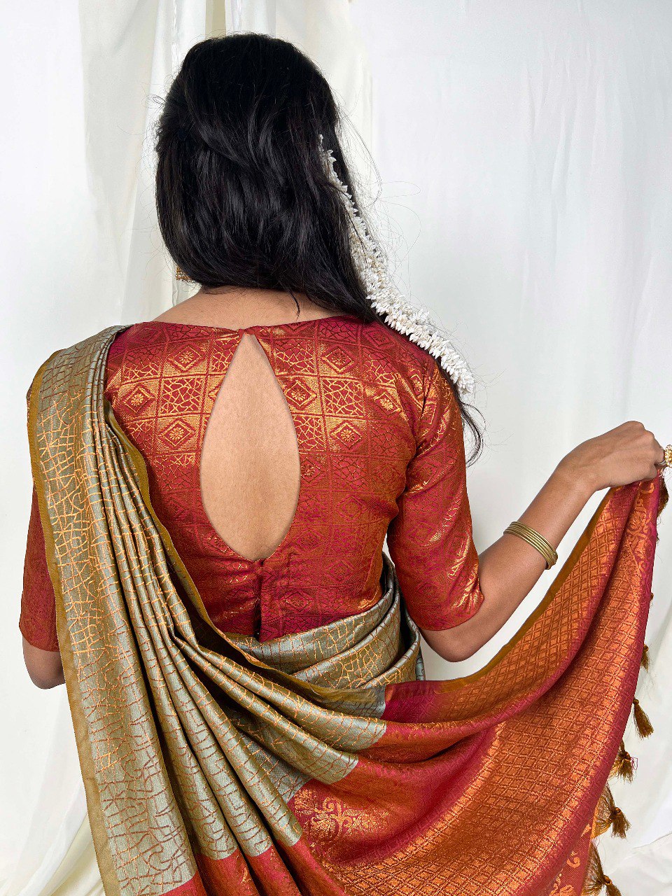 Sea Green Handwoven Kanchipuram Zari Weaving Saree with Unstitched Blouse Piece ClothsVilla