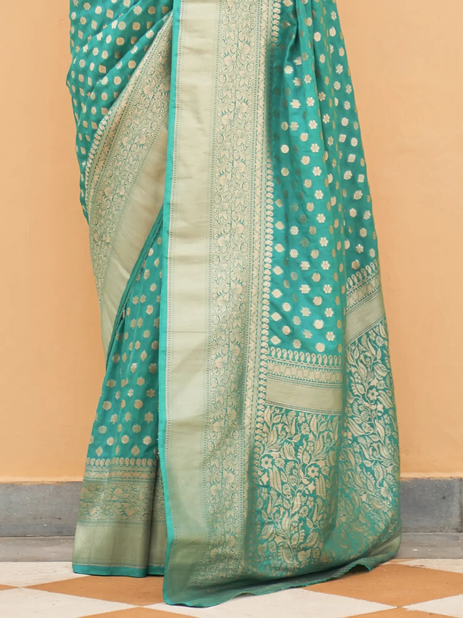 Sky Blue Graceful Georgette Saree with Unstitched Blouse Piece ClothsVilla