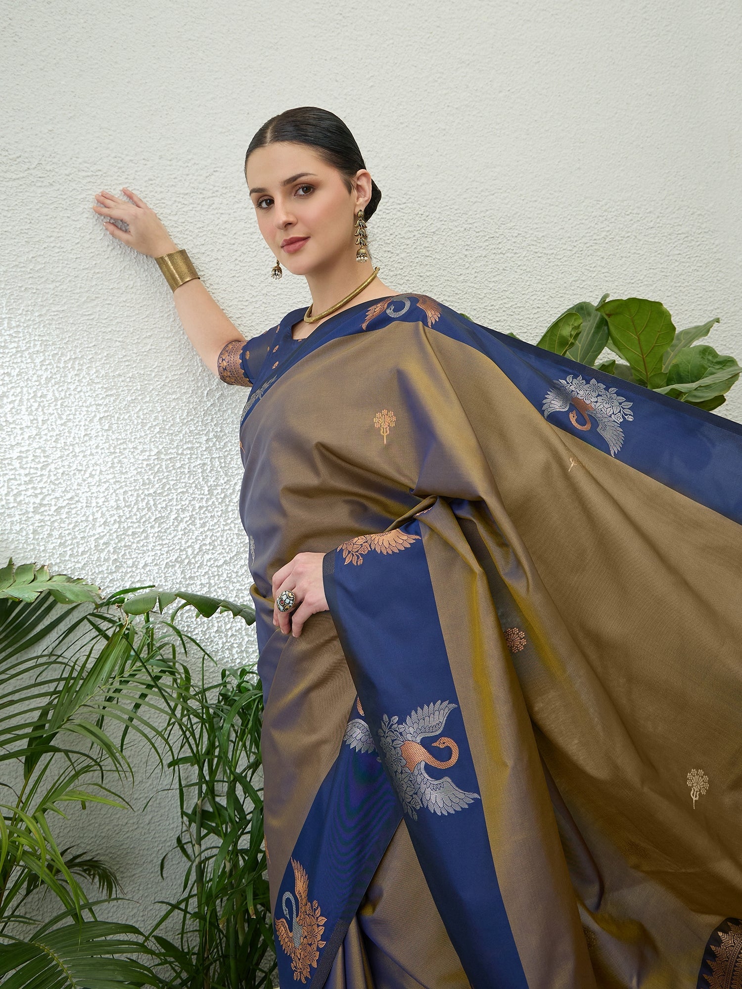 Tarunika Handloom Silk Saree for Wedding & Festive Wear ClothsVilla