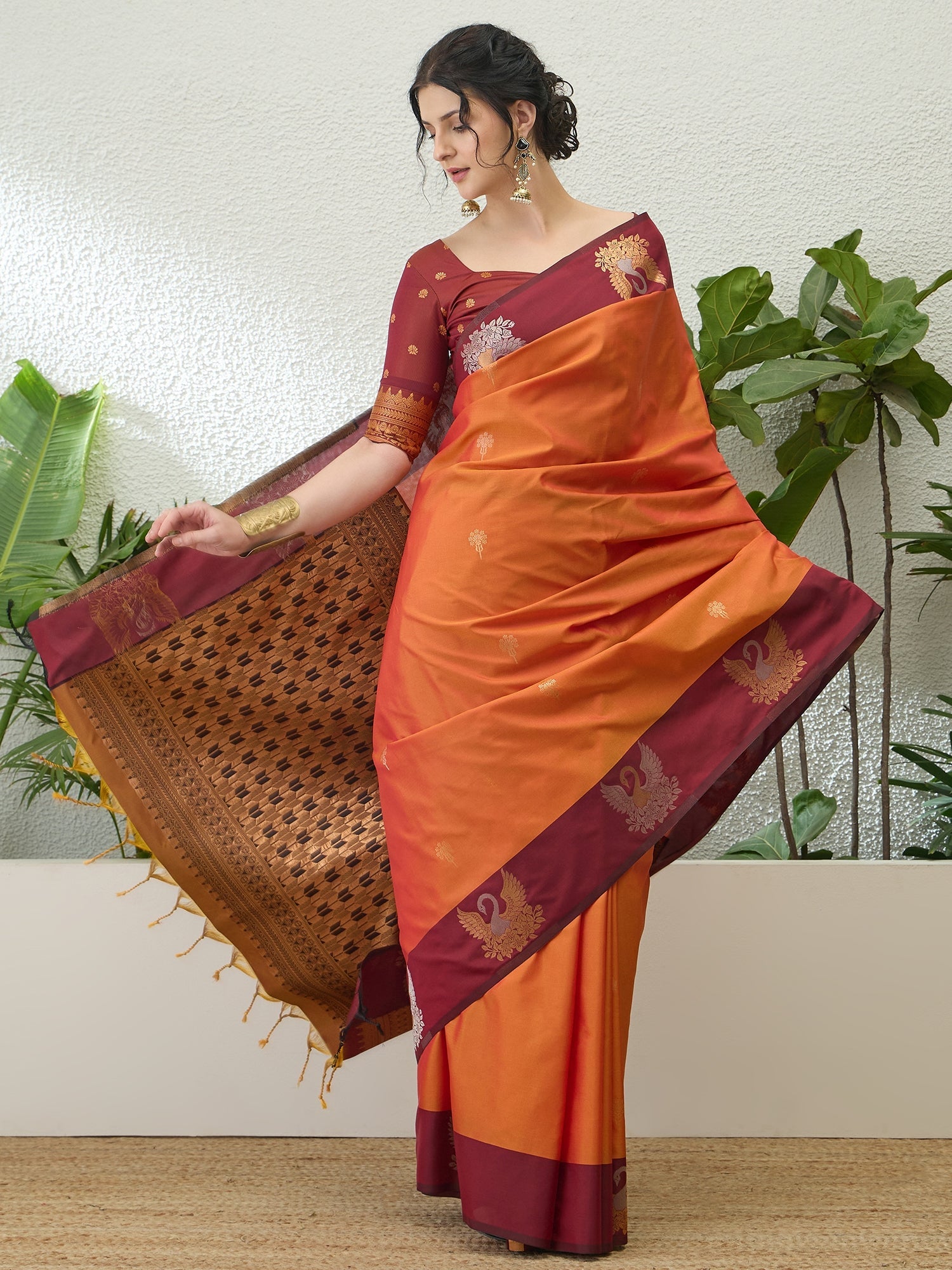 Tarunika Handloom Silk Saree for Wedding & Festive Wear ClothsVilla