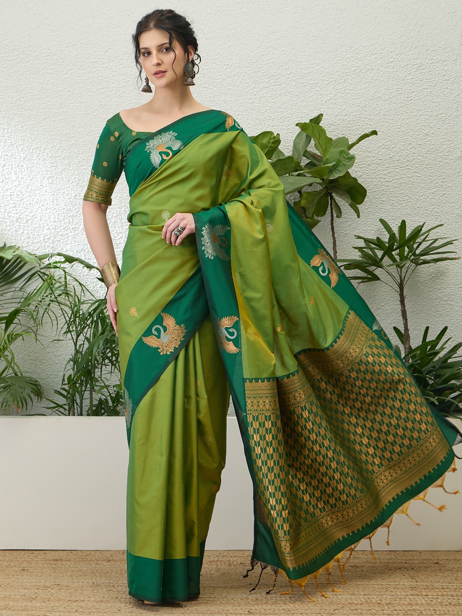 Tarunika Handloom Silk Saree for Wedding & Festive Wear ClothsVilla