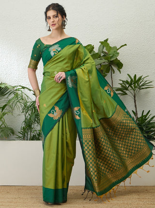 Tarunika Handloom Silk Saree for Wedding & Festive Wear ClothsVilla