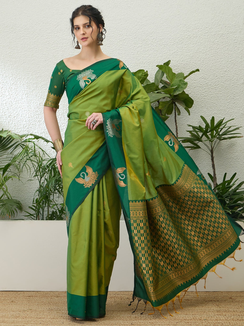 Tarunika Handloom Silk Saree for Wedding & Festive Wear ClothsVilla