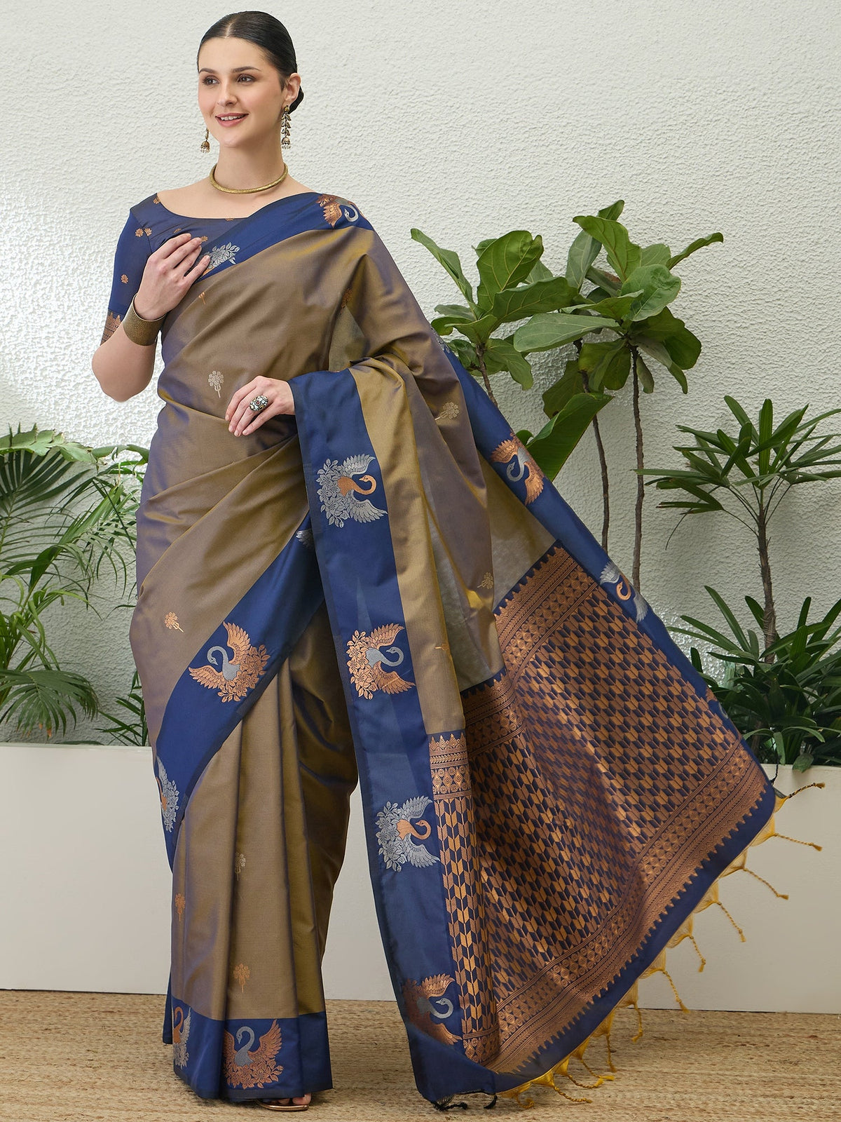 Tarunika Handloom Silk Saree for Wedding & Festive Wear ClothsVilla Main image