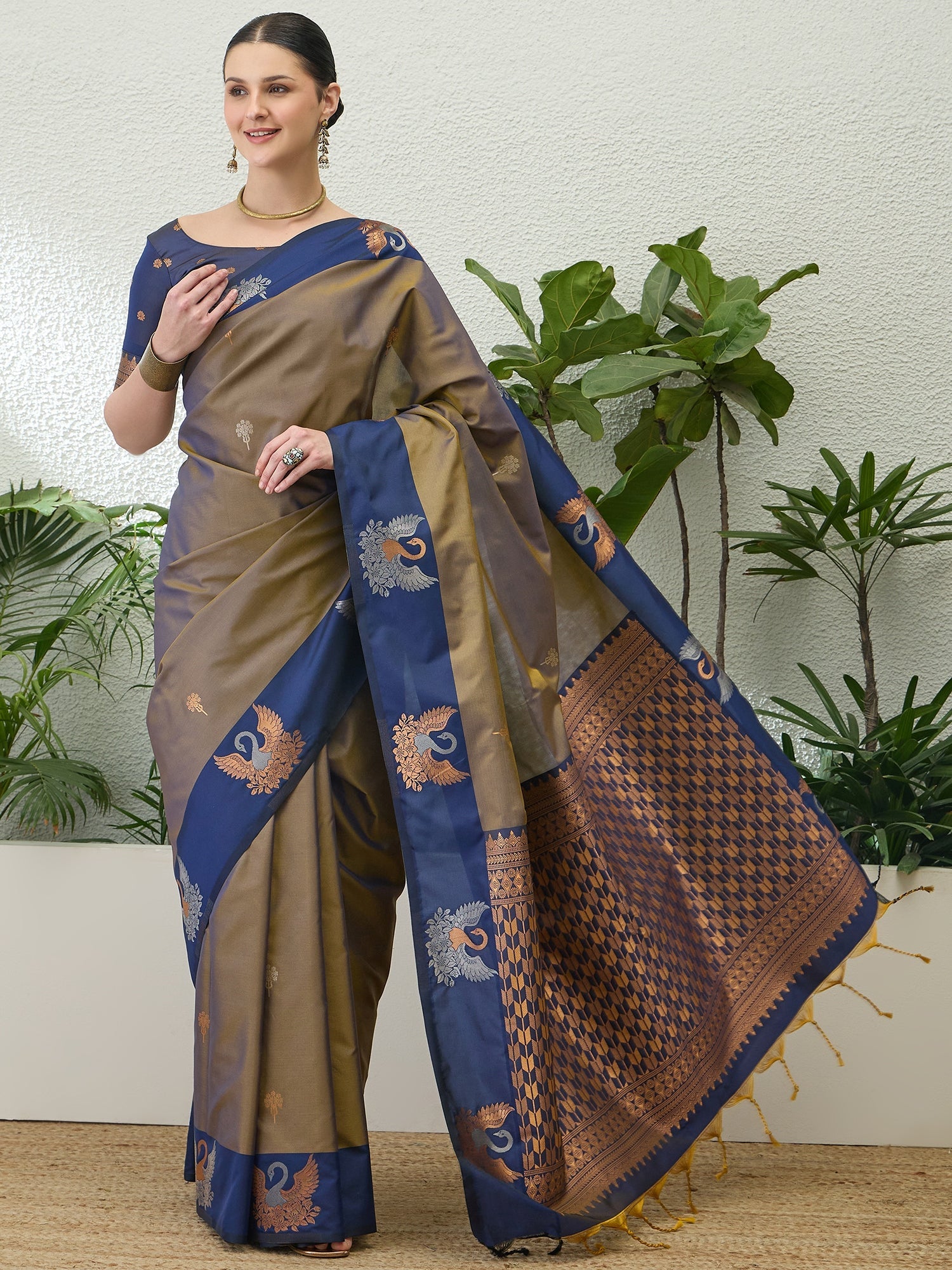 Tarunika Handloom Silk Saree for Wedding & Festive Wear ClothsVilla