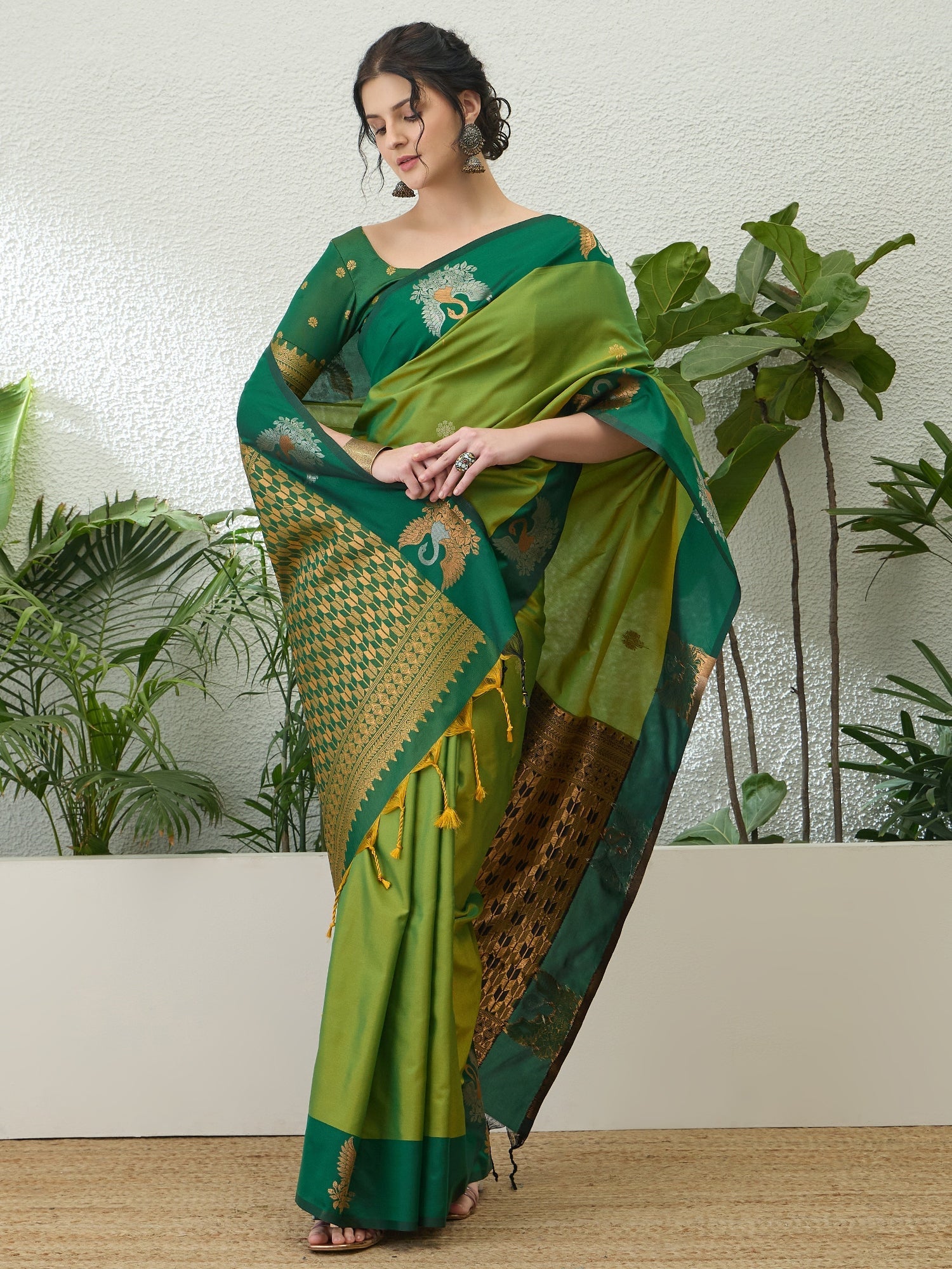 Tarunika Handloom Silk Saree for Wedding & Festive Wear ClothsVilla