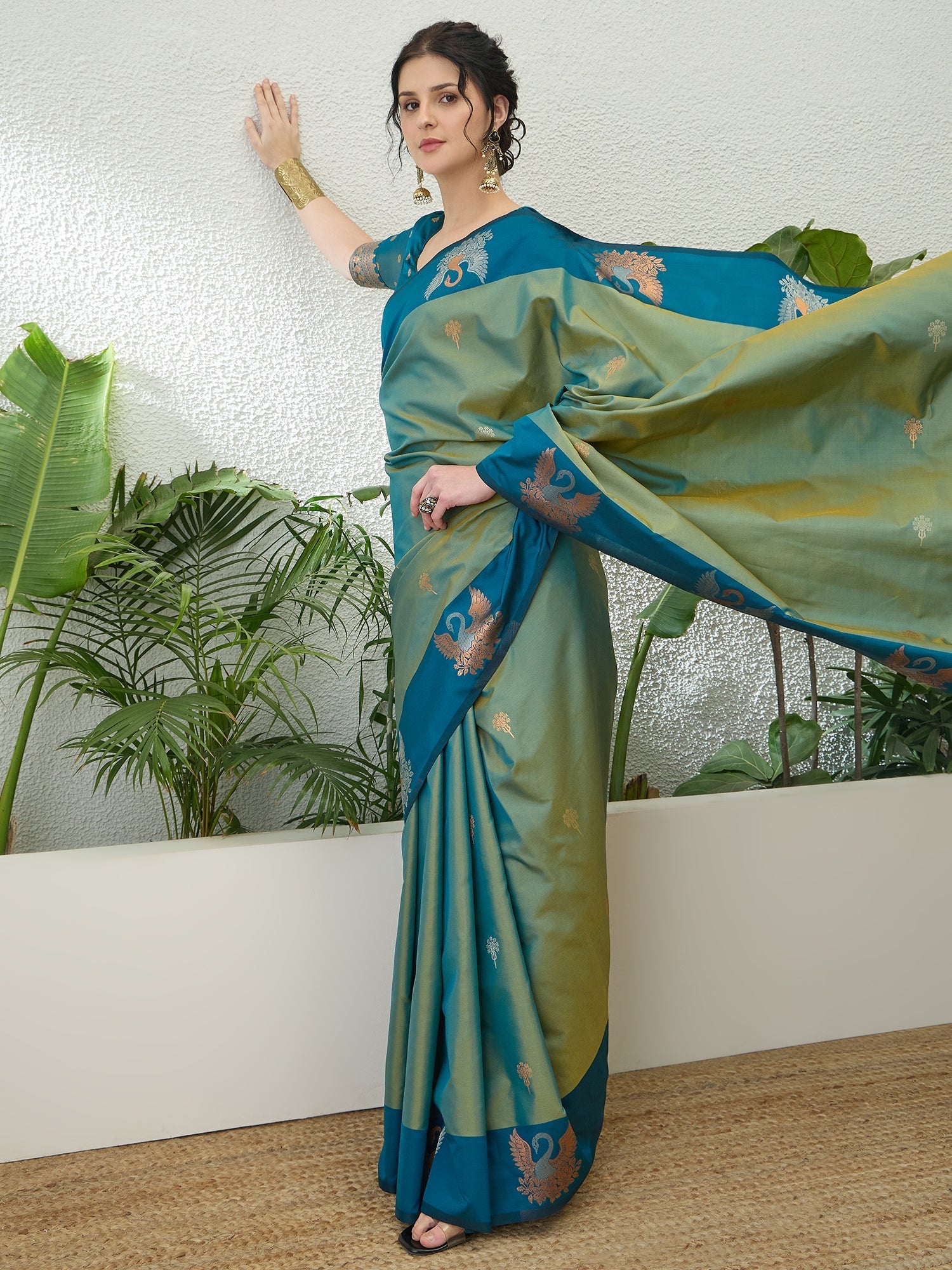 Tarunika Handloom Silk Saree for Wedding & Festive Wear ClothsVilla