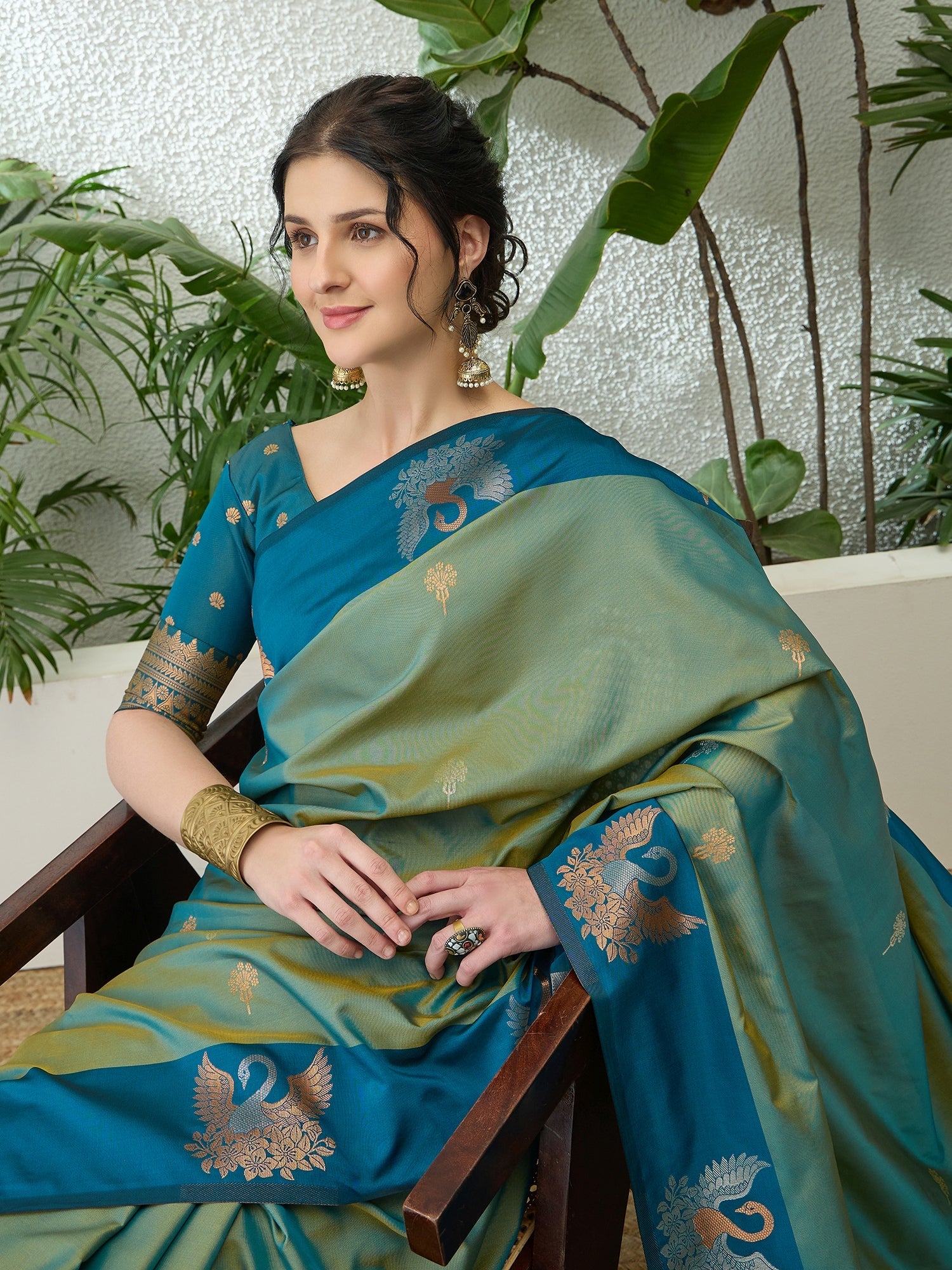 Tarunika Handloom Silk Saree for Wedding & Festive Wear ClothsVilla