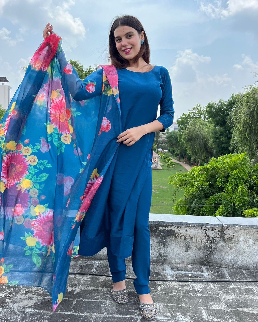 Teal Blue Elegant Cotton Silk Suit Set with Floral Organza Dupatta