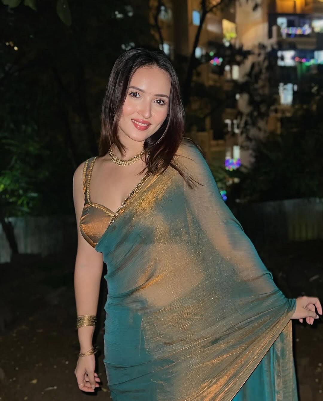 Teal Blue Elegant Marble Chiffon Saree – Soft, Lightweight & Stylish Drape