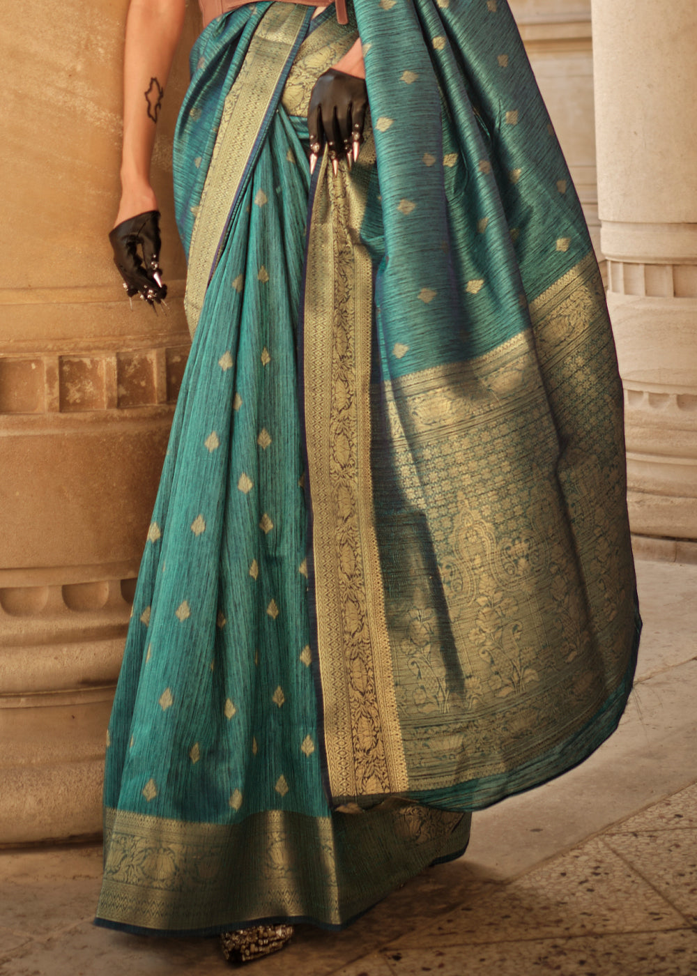 Bottle Green Regal Banarasi Blended Silk Saree with Intricate Timeless Design & Unstitched Blouse ClothsVilla