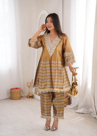 Two-Tone Mirror Work Kurta Set with Batwa ClothsVilla