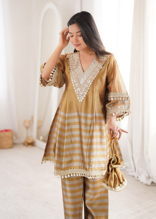 Two-Tone Mirror Work Kurta Set with Batwa ClothsVilla